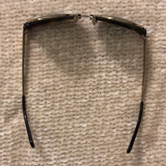 Barely worn authentic Michael Kors sunglasses - Picture 3 of 12